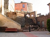 Plaza Iglesia - Corrales derrumbados